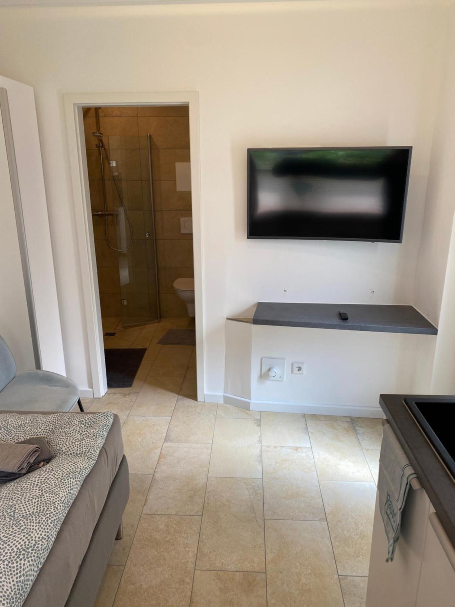 Vogelnest Vilshofen W-Lan Kueche 24H Checkin Apartment Vilshofen an der Donau Bagian luar foto